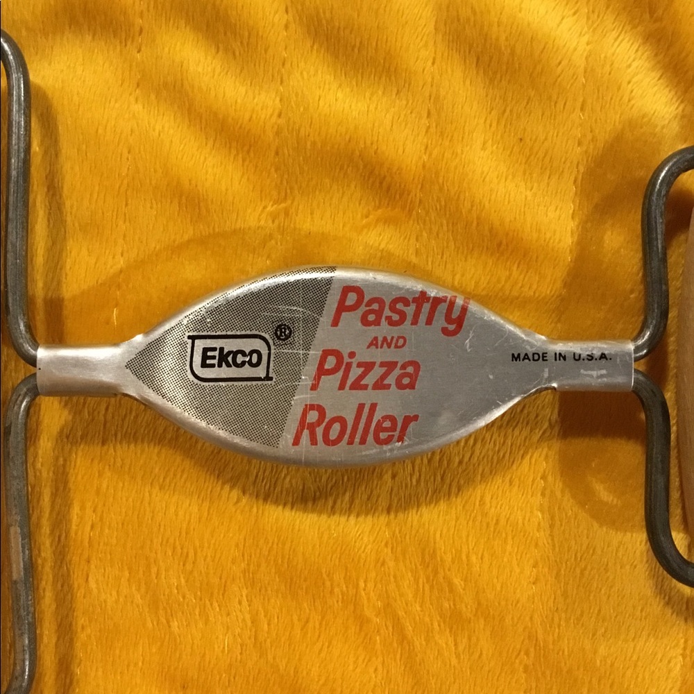 Vintage Ekco Pastry and Pizza Roller - Picture 3 of 7